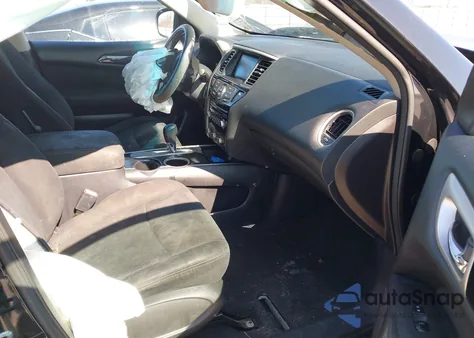 2016 Nissan Pathfinder Sv z USA, uszkodzony, nr VIN 5N1AR2MN8GC670945